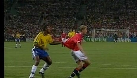 Tore Andre Flo og Junior Baiano (Foto: Stig Carlsson) Tore Andre Flo og Junior Baiano (Foto: Stig Carlsson)