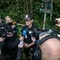 Innsatsleder Pål Bjelland orienterer pressen.