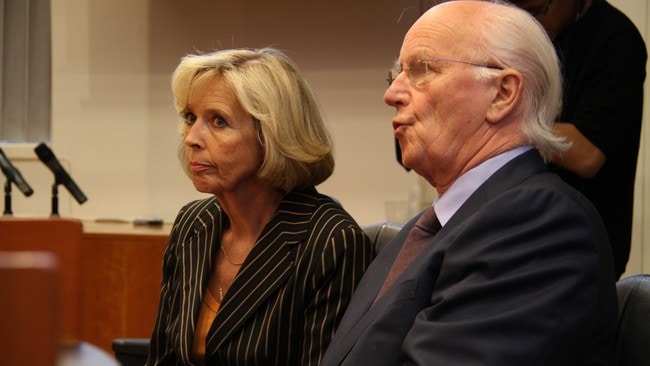 Thorvald Stoltenberg og Anne-Grethe Strøm-Ericsen (Foto: Helge Carlsen/NRK) Thorvald Stoltenberg og Anne-Grethe Strøm-Ericsen (Foto: Helge Carlsen/NRK)