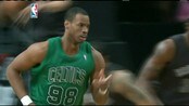 Jason Collins står fram som homofil - Den amerikanske basketball-proffen Jason Collins står, som første utøver i en av de store idrettene i USA, fram som homofil. Veteranen blir hyllet av sine basketkollegaer for sin åpenhet. 


