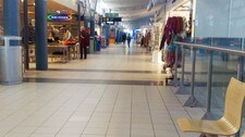 Stille på Trondheim Lufthavn Værnes etter at flytrafikken stanses etter vulkanutbruddet (Foto: Arne Kristian Gansmo/NRK) Stille på Trondheim Lufthavn Værnes etter at flytrafikken stanses etter vulkanutbruddet (Foto: Arne Kristian Gansmo/NRK)