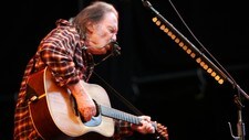 Neil Young på Norwegian Wood 2009 (Foto: Jørn Gjersøe, NRK) Neil Young på Norwegian Wood 2009 (Foto: Jørn Gjersøe, NRK)