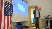 USA-val i klasserommet - Folket i USA driv akkurat no og stemmer på Barack Obama eller Mitt Romney. Amerikanarane veit å lage show, men også her heime er dette noko som engasjerer. Ikkje minst på skulane, der amerikansk politikk er ein del av engelskundervisninga...