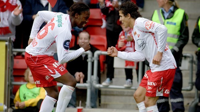 FFks Tarik Elyounoussi (th) sammen med Serge Kouadio jubler etter å ha scoret 4-0 målet til FFK unde (Foto: Olsen, Linn Cathrin/SCANPIX ) FFks Tarik Elyounoussi (th) sammen med Serge Kouadio jubler etter å ha scoret 4-0 målet til FFK unde (Foto: Olsen, Linn Cathrin/SCANPIX )