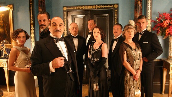 Poirot: Kortene på bordet
