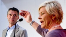 Jens Stoltenberg og Siv Jensen (Foto: Junge, Heiko/Scanpix) Jens Stoltenberg og Siv Jensen (Foto: Junge, Heiko/Scanpix)