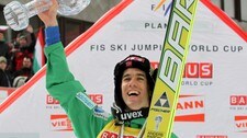 Anders Bardal med troféet (Foto: Primoz Lovric/Scanpix) Anders Bardal med troféet (Foto: Primoz Lovric/Scanpix)