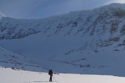 Langvatn, vest for Snøhetta