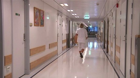 Korridor Arendal sykehus (Foto: Jan Inge Thomassen/NRK)