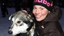 Sigrid Ekran like etter at hun har vunnet Femundløpet F600 2010. (Foto: Arne Kristian Gansmo/NRK)