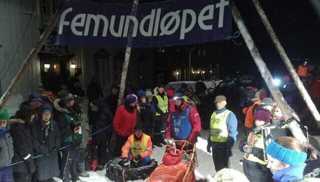 Femundløpet starten (Foto: Kari Toft, NRK)