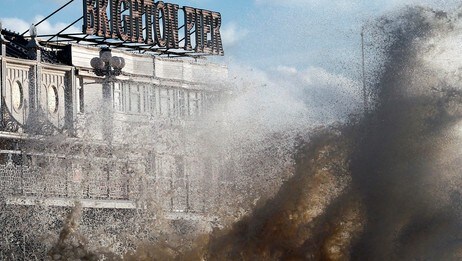 Britain Storms Storms lash Brghton (Foto: Gareth Fuller/Ap) Britain Storms Storms lash Brghton (Foto: Gareth Fuller/Ap)