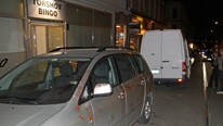 Blod på bil utenfor Torshov bingo (Foto: Paal Wergeland/NRK)
