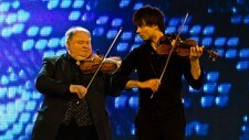 Felekameratene Knut Buen og Alexander Rybak under Spellemannprisen 2009 (Øystein SAnne/NRK)