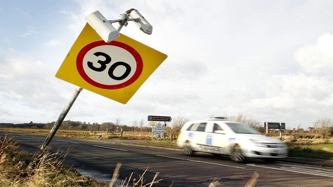 Skadet veiskilt i Skottland (Foto: GRAHAM STUART/Afp) Skadet veiskilt i Skottland (Foto: GRAHAM STUART/Afp)