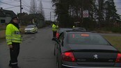 – Mobil fører til flere ulykker - Flere og flere bilulykker skyldes mobilbruk, tror politiet. Over 33 000 flere bilulykker ble rapportert til forsikringsselskapene i fjor, sammenlignet med 2009. Det til tross for at farten på norske veier har gått ned.