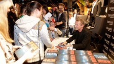 Jo Nesbø boklansering (Foto: Larsen, Håkon Mosvold/NTB scanpix) Jo Nesbø boklansering (Foto: Larsen, Håkon Mosvold/NTB scanpix)