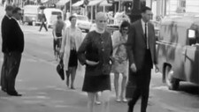 Gatelangs i mai 1967 (NRK) Gatelangs i mai 1967 (NRK)