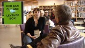 Dette er en levende bok - Nå kan du leie deg en lys levende bok - innbundet i vanlige klær med hår og det hele. Litteraturfestivalen ÆÅ i Trondheim holder tilbudet åpent i tre dager.
