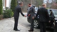 Kronprins Haakon og Walter Qvam (Foto: Ingar Andreassen/NRK)