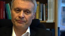 Terje Mowatt, sorenskrivar i Fjordane tingrett. (NRK) Terje Mowatt, sorenskrivar i Fjordane tingrett. (NRK)