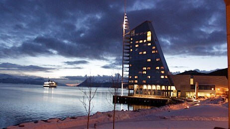Kveldsstemning ved Rica seilet i Molde (Foto: Per Tormod Nilsen)