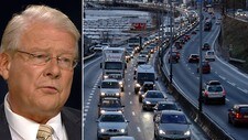 Carl I. Hagen og E18 (Foto: Nrk)