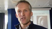 Ulvang ut på tur til Sydpolen. - Vegard Ulvang skal sammen med en historiker, forsker og eventyrer gå i Roald Amundsen sine fotspor til Sydpolen 100 år etter polarhelten.