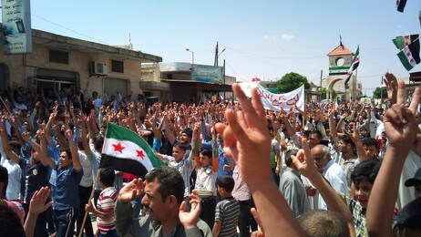 Protester i Syria (Foto: HANDOUT/Reuters) Protester i Syria (Foto: HANDOUT/Reuters)