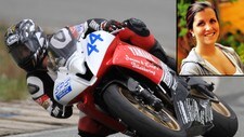 Caroline Olsen fra Halden har som første kvinne i Skandinavia inntatt seierspallen i roadracing.  (Foto: René Skaret/Espen Evensen)