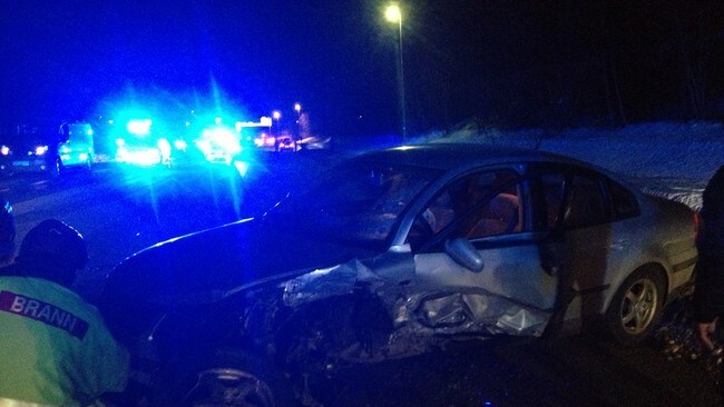 Skadd i trafikkulykke (Foto: Thor Aage Hansen ) Skadd i trafikkulykke (Foto: Thor Aage Hansen )