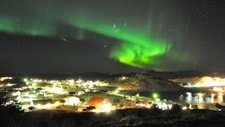 Nordlys over Lovund (Foto: Andreas Lind) Nordlys over Lovund (Foto: Andreas Lind)