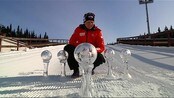 Nå gleder Tora seg til å ha fri - Har tjent millioner i år, men tenker ikke på pengene.  Det er det "gubben" som styrer med.  Reporter:  Eivind Tveter