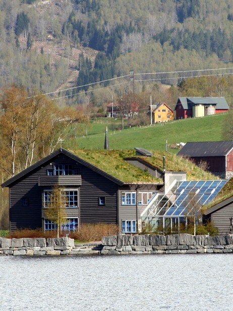 Kommunehuset Smia i Hornindal (Foto: Ottar Starheim/NRK)