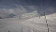 Høgvagltindane i forgrunnen og Rauddalstindane i bakgrunnen