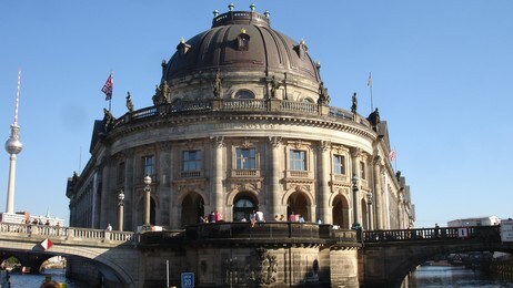 Bode Museum ytterst på Museumsinsel i Berlin. (Foto: Nina Skurtveit/NRK) Bode Museum ytterst på Museumsinsel i Berlin. (Foto: Nina Skurtveit/NRK)