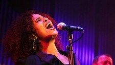 Neneh Cherry - vokalist med sterke familierøtter (Foto: Per Ole Hagen/NRK) Neneh Cherry - vokalist med sterke familierøtter (Foto: Per Ole Hagen/NRK)