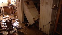 Kjellerleilighet etter flom (Foto: Frode Meskau/NRK)