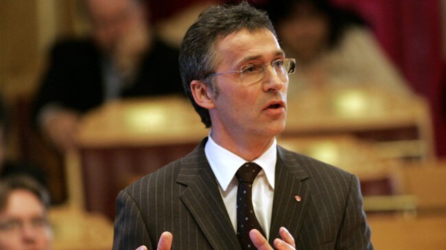 Statsminister Jens Stoltenberg (Ap) på talerstolen i Stortinget (Foto: Holm, Morten/SCANPIX)