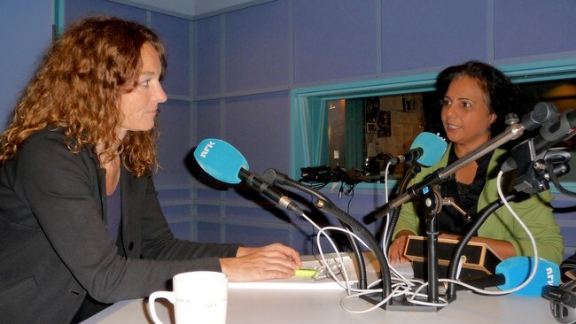 Camilla Stoltenberg og Fakhra Salimi (Foto: Dang Trinh/NRK)