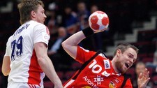 Snorri Steinn Gudjonsson (10) og Island imponerte stort mot Russland. (Nikola Solic /Scanpix/Reuters)