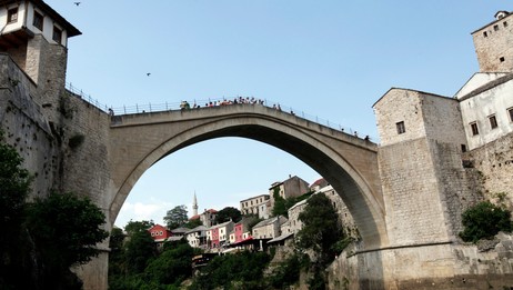 Broen i Mostar (Foto: NIKOLA SOLIC/Reuters) Broen i Mostar (Foto: NIKOLA SOLIC/Reuters)
