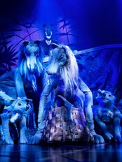 Ulveflokken finner Mowgli i Jungelboken (Foto: Taran Management) Ulveflokken finner Mowgli i Jungelboken (Foto: Taran Management)