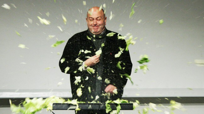 Christopher Nielsen framfører Lettuce Music for Sten Hanson (Foto: Gunhild Varvin/Henie Onstad Kunstsenter) Christopher Nielsen framfører Lettuce Music for Sten Hanson (Foto: Gunhild Varvin/Henie Onstad Kunstsenter)