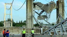 Bro kollapset i Indonesia (Foto: FIRMAN/Afp) Bro kollapset i Indonesia (Foto: FIRMAN/Afp)