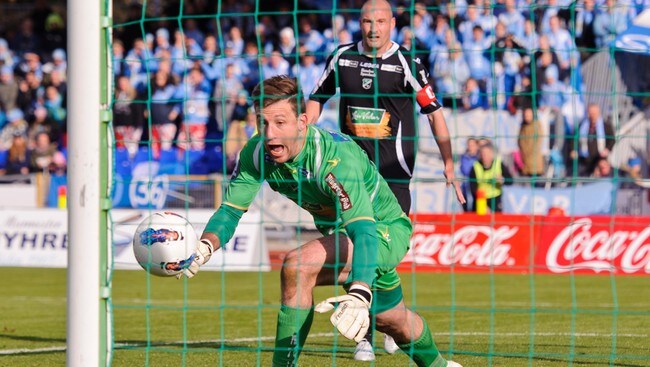 Hønefoss-keeper Steve Clark (Foto: Kent Skibstad/NTB scanpix) Hønefoss-keeper Steve Clark (Foto: Kent Skibstad/NTB scanpix)