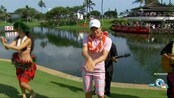 Slik feiret Tutta LPGA-seieren - Suzann Pettersen vant LPGA-touren som ble holdt på Hawaii. Det måtte feires på lokalt vis.