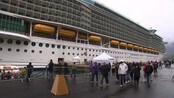 Storfint cruisebesøk i Olden - Olden i Nordfjord er ein liten cruise-destinasjon, men tek imot store skip. 

To av verdas største cruiseskip ankra opp i morgontimane i dag, og tusenvis av turistar strøyma i land....
