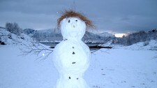 Snømann i Kløvermarka. (Foto: Johan Gjersvik) Snømann i Kløvermarka. (Foto: Johan Gjersvik)
