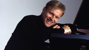 Håvard Gimse spiller Grieg